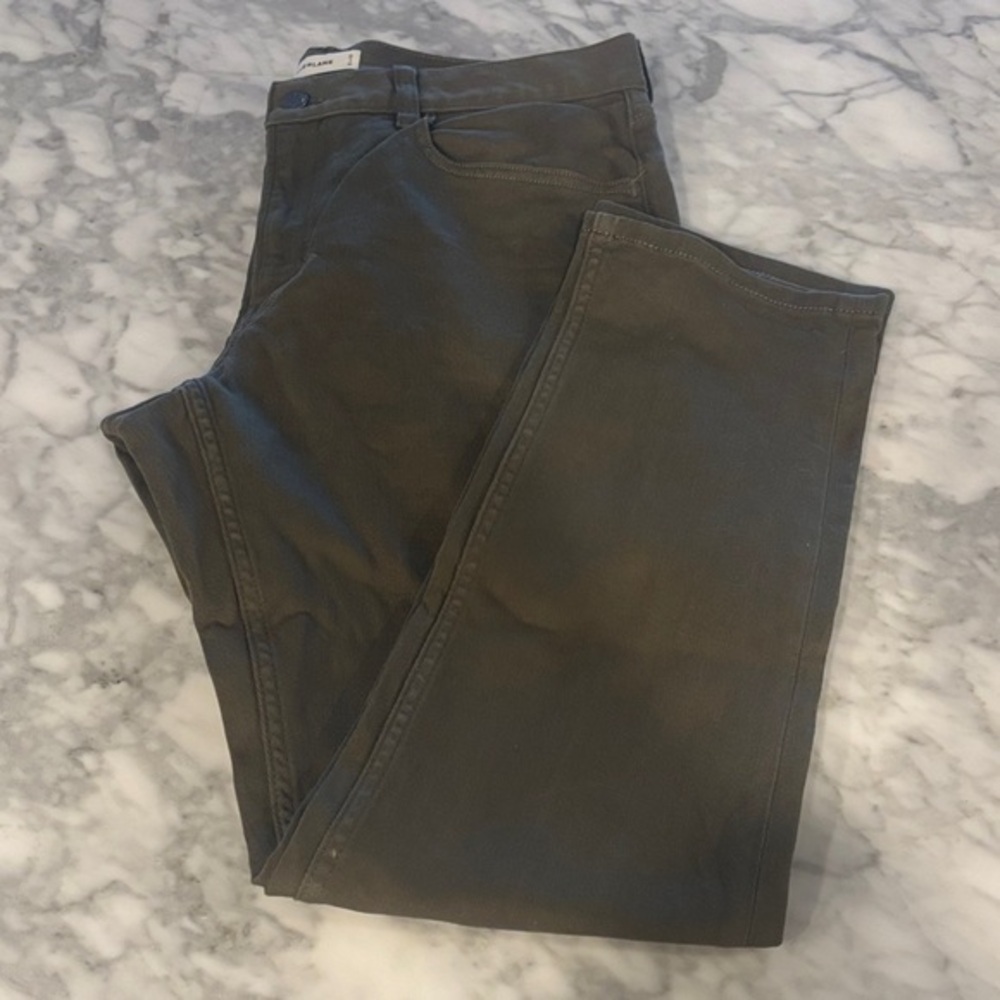 Everlane Men's Slim Fit Jeans in Dark olive green
